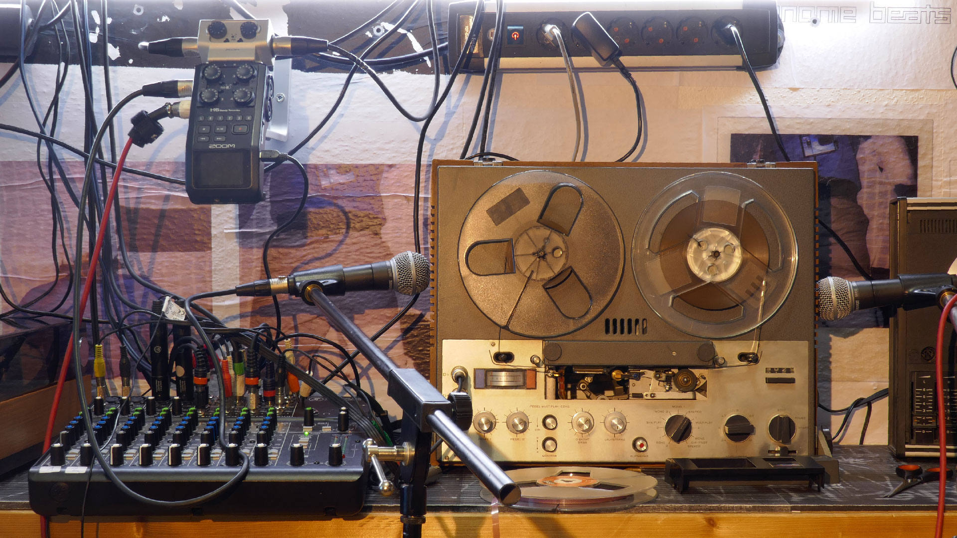 2023-07-19 Abspielen der Aufnahme vom 18.7. 'sand' auf 2 Spieluhren mit Tape (Audio)